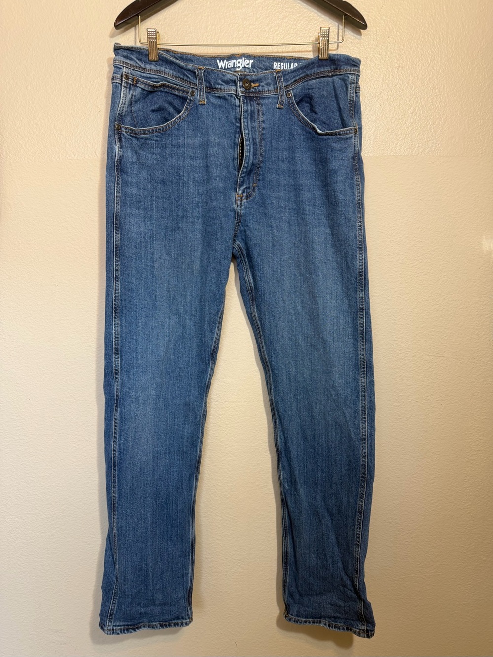 Wrangler Men’s Regular Fit Blue Jeans 34x32
